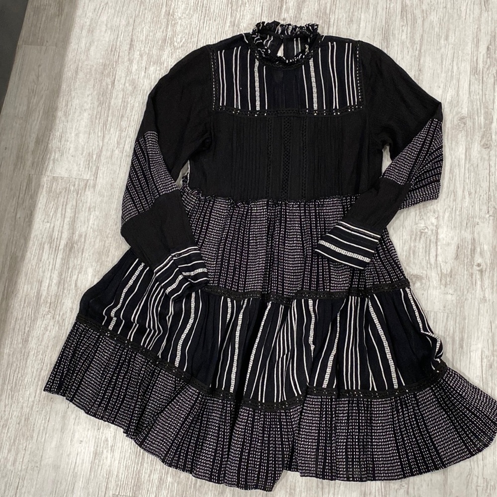 Zara. Women’s Size s. Black and white swing dress.